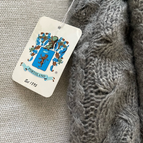 Leather and cashmere gloves - Picture 8 of 9